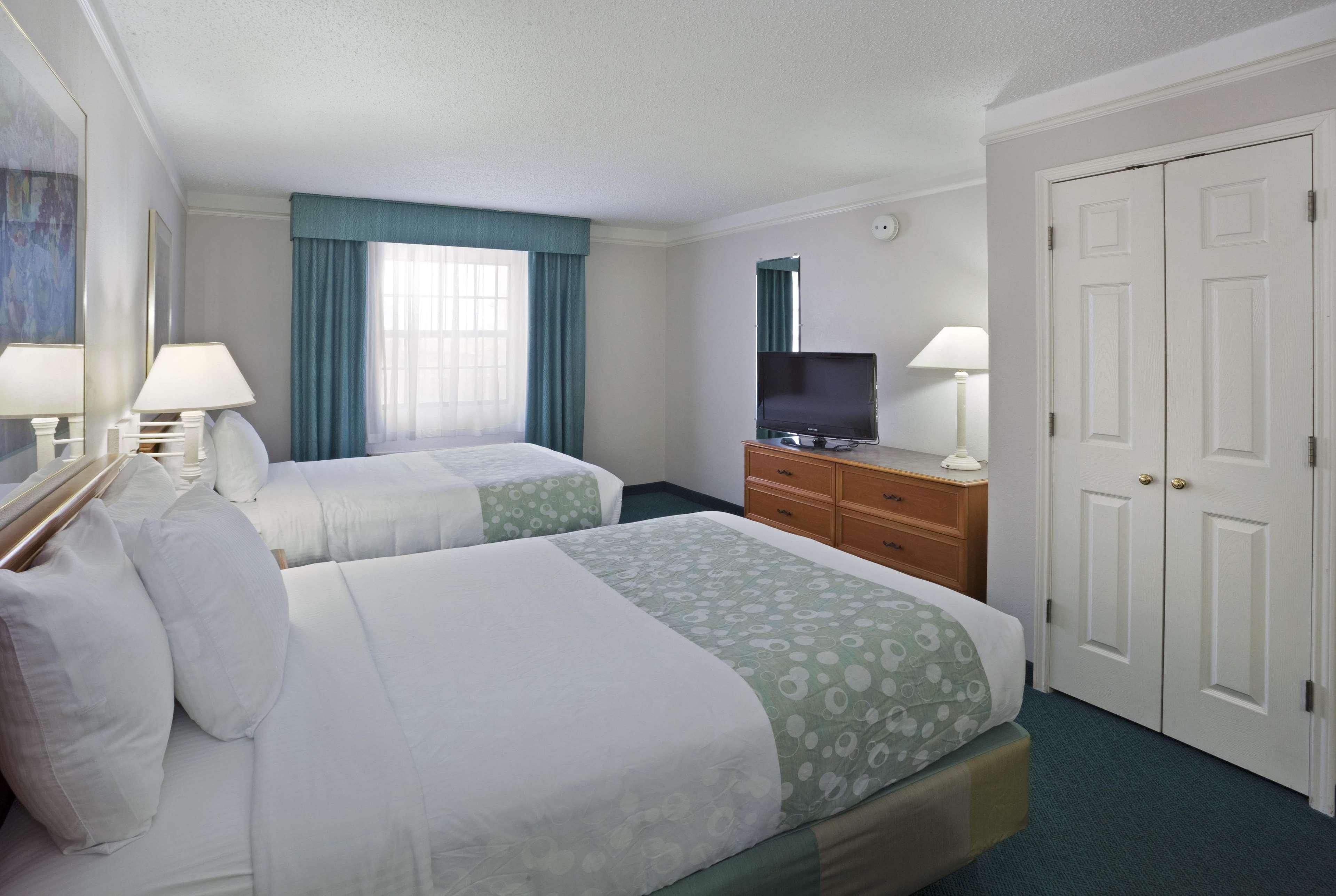 La Quinta Inn By Wyndham Omaha West Exterior photo