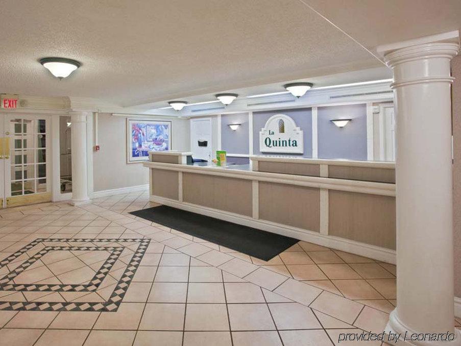 La Quinta Inn By Wyndham Omaha West Exterior photo